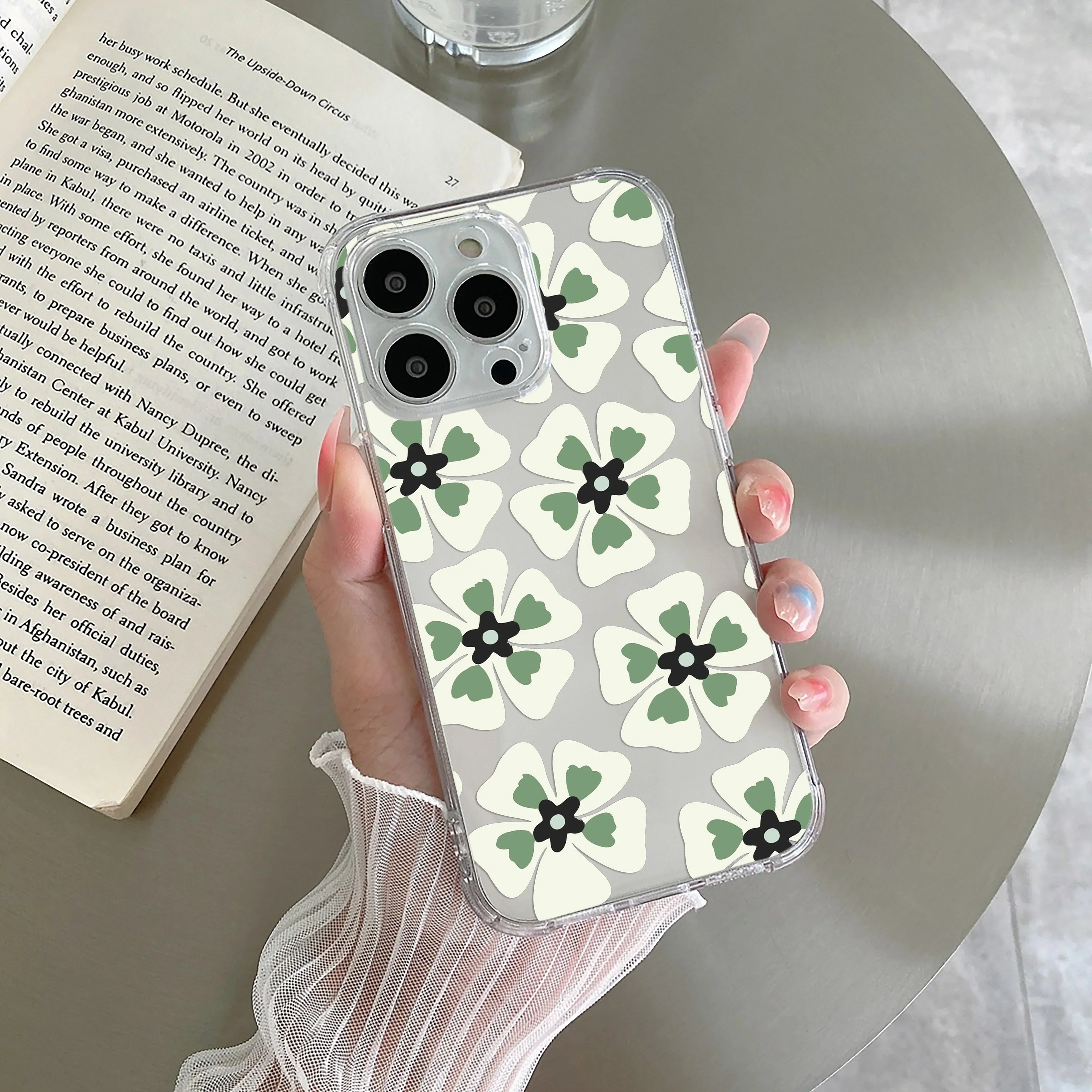 Black and Green Flower Anti Yellow Clear Case For iPhone 15 Pro
