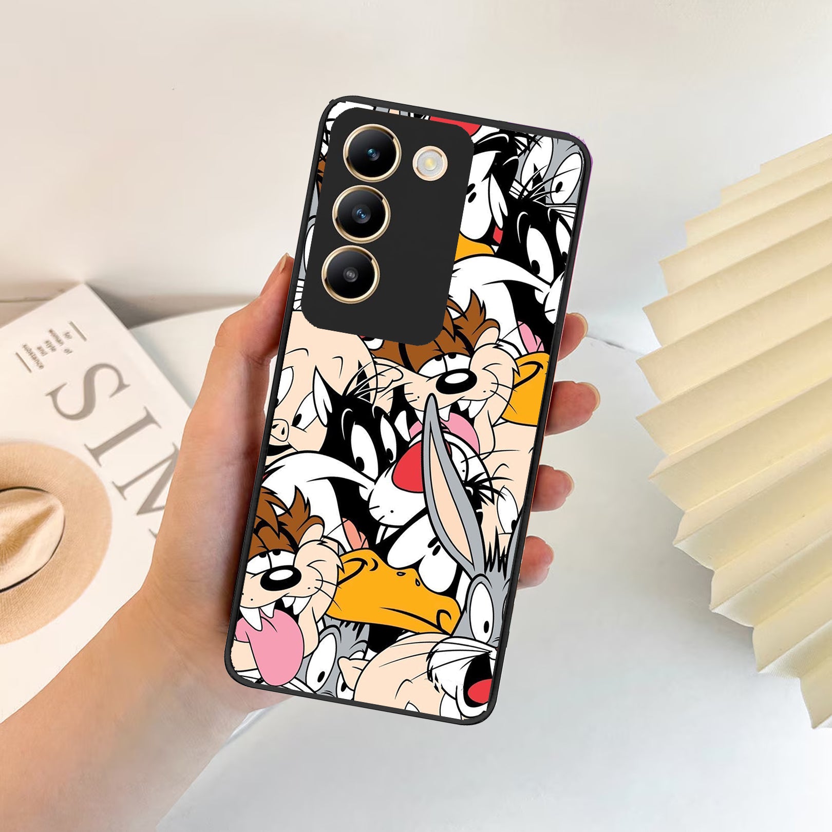 Cute Bugs Bunny Glossy Metal Case Cover For Vivo - ShopOnCliQ