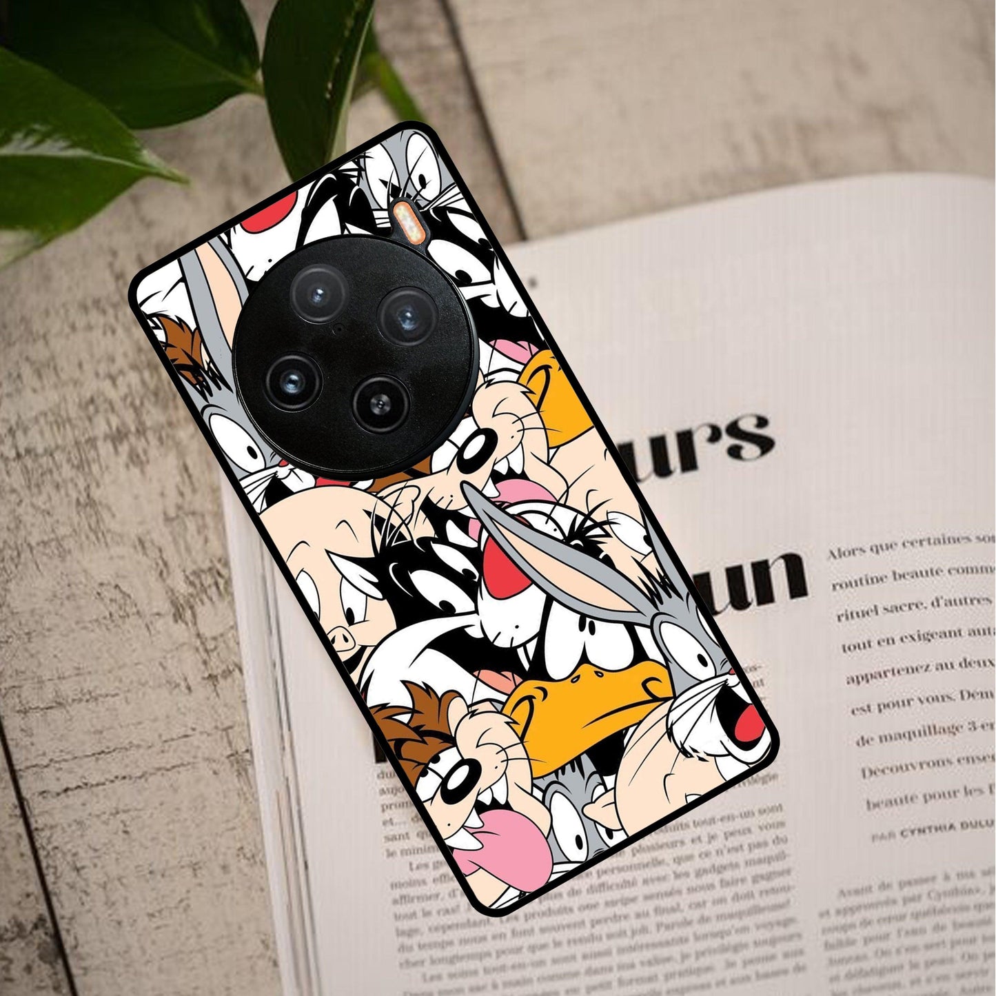 Cute Bugs Bunny Glossy Metal Case Cover For Vivo - ShopOnCliQ