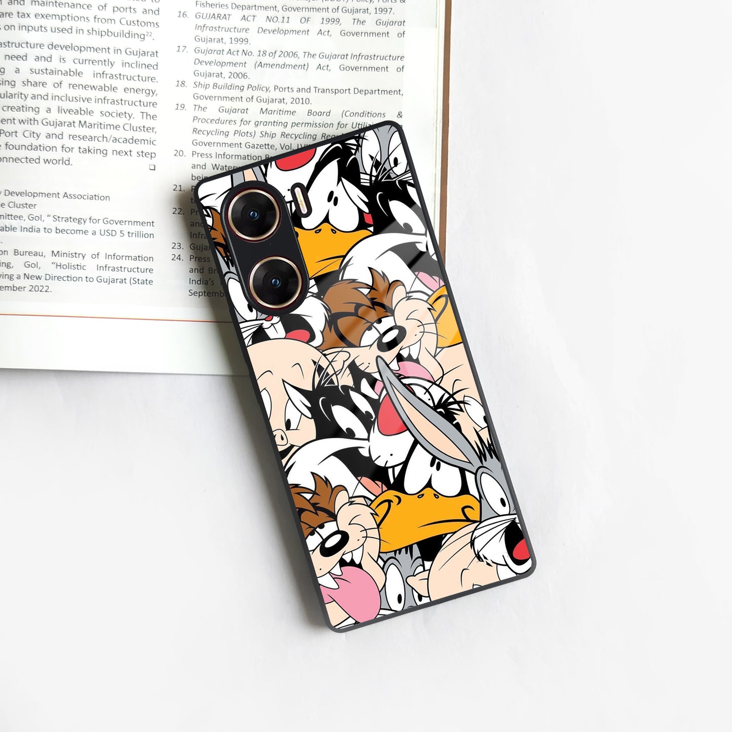 Cute Bugs Bunny Glossy Metal Case Cover For Vivo - ShopOnCliQ