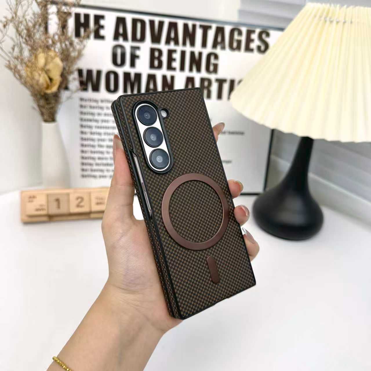 Premium Protective Case for Samsung Galaxy Z Fold & Z Flip – Slim Carbon Fiber Design