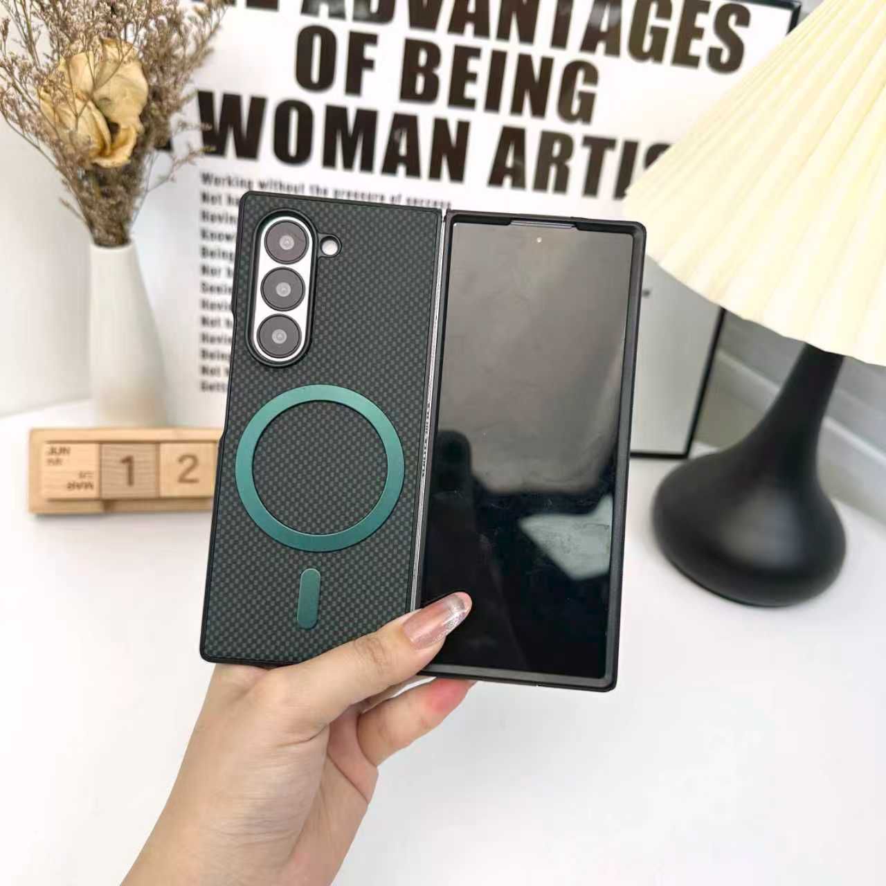 Premium Protective Case for Samsung Galaxy Z Fold & Z Flip – Slim Carbon Fiber Design