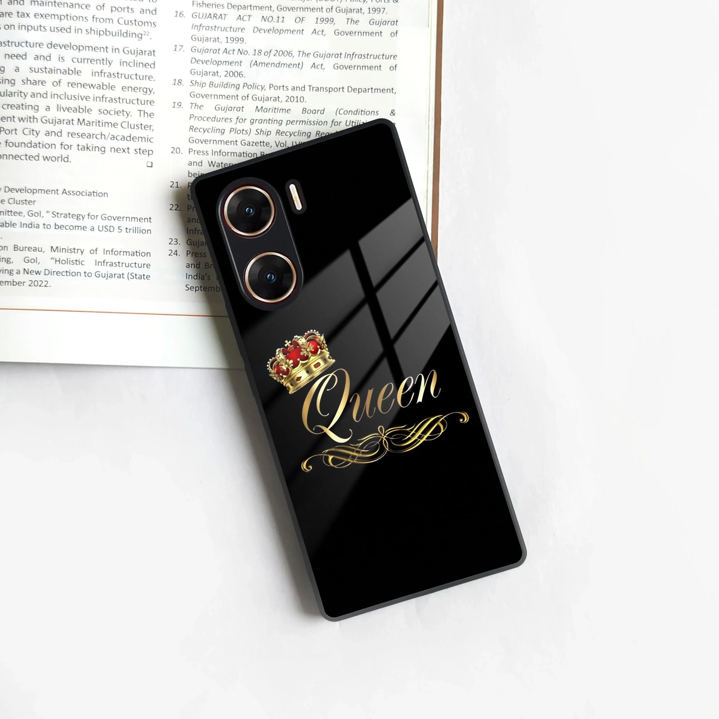 Cute Queen With Crown Glass Case For Vivo - ShopOnCliQ