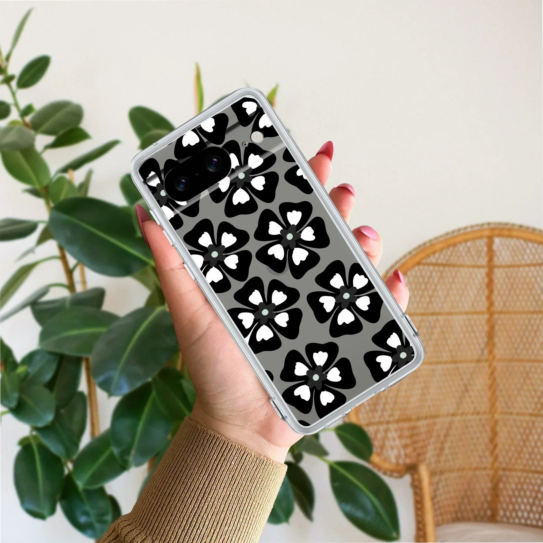 Black and White Flower Transparent Silicon case For Google Pixel 8 5G