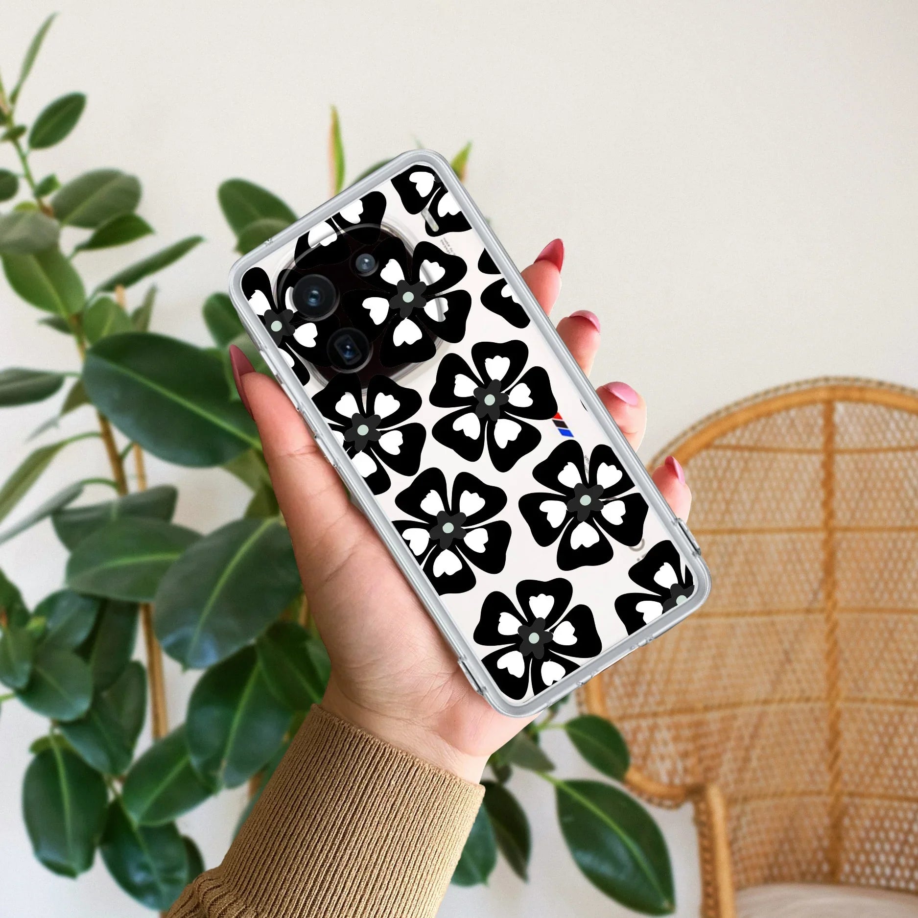 Black and White Flower Transparent Silicon case For iQOO 12 5G
