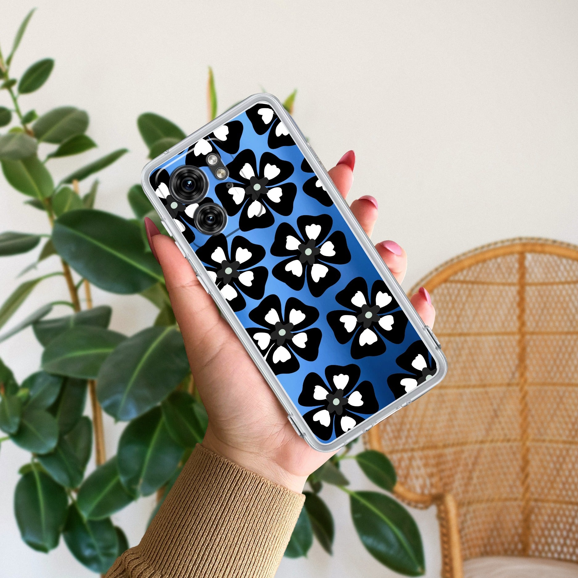 Black and White Flower Transparent Silicon case For Motorola Edge 40 5G