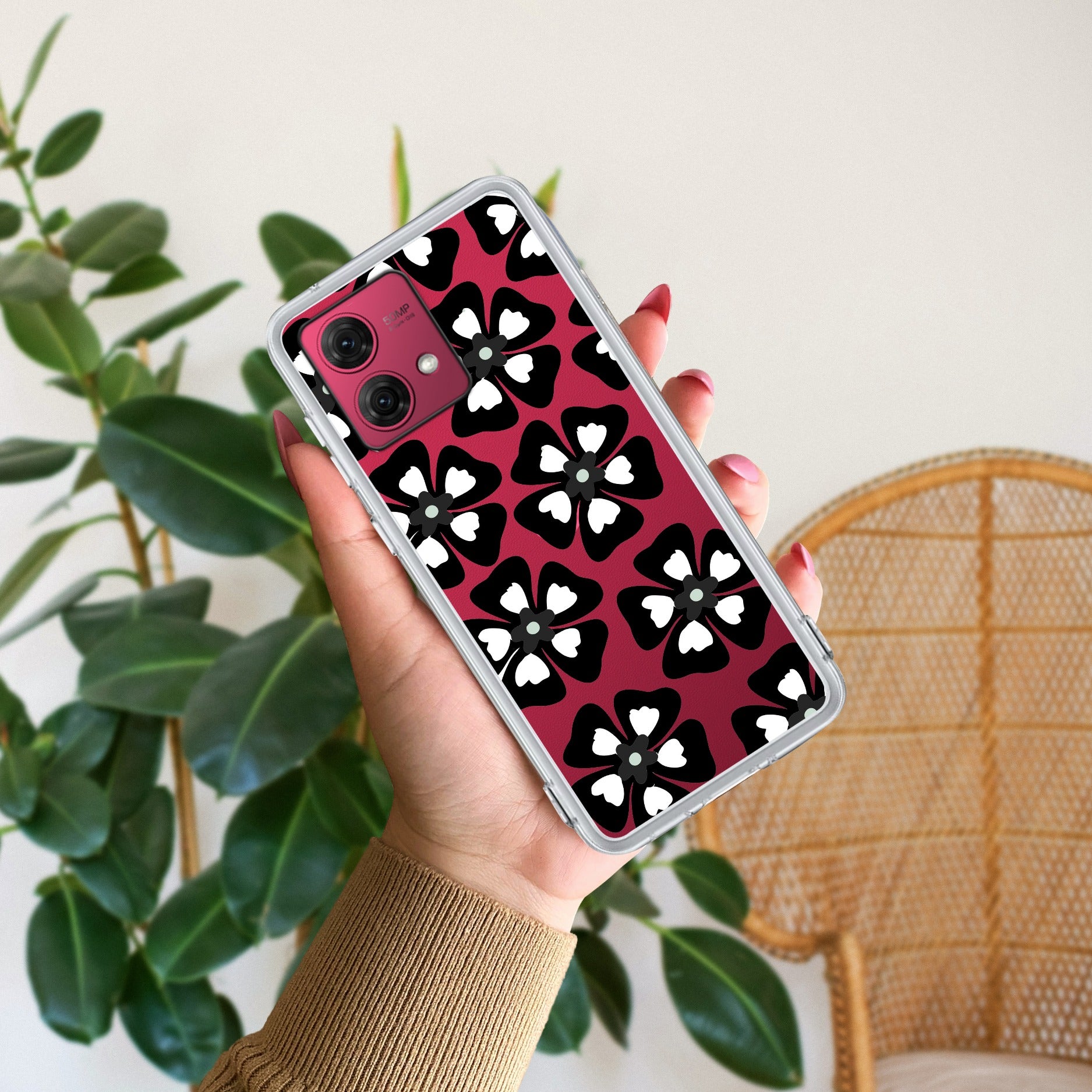Black and White Flower Anti Yellow Case For Motorola G84 5G