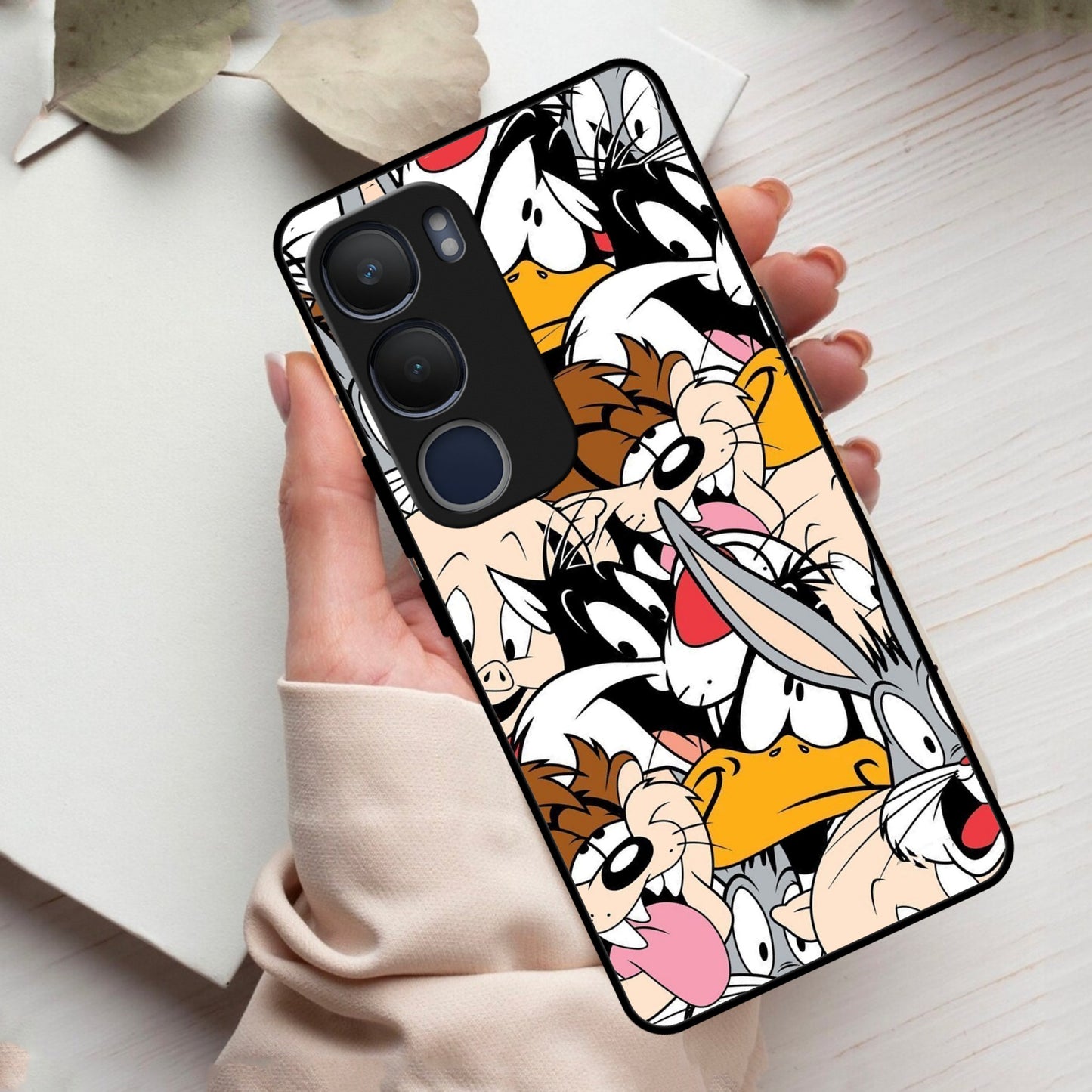 Cute Bugs Bunny Glass Case Cover For Vivo