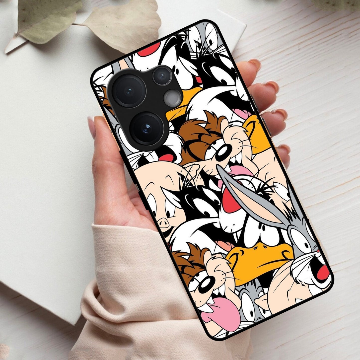 Cute Bugs Bunny Glass Case Cover For Vivo