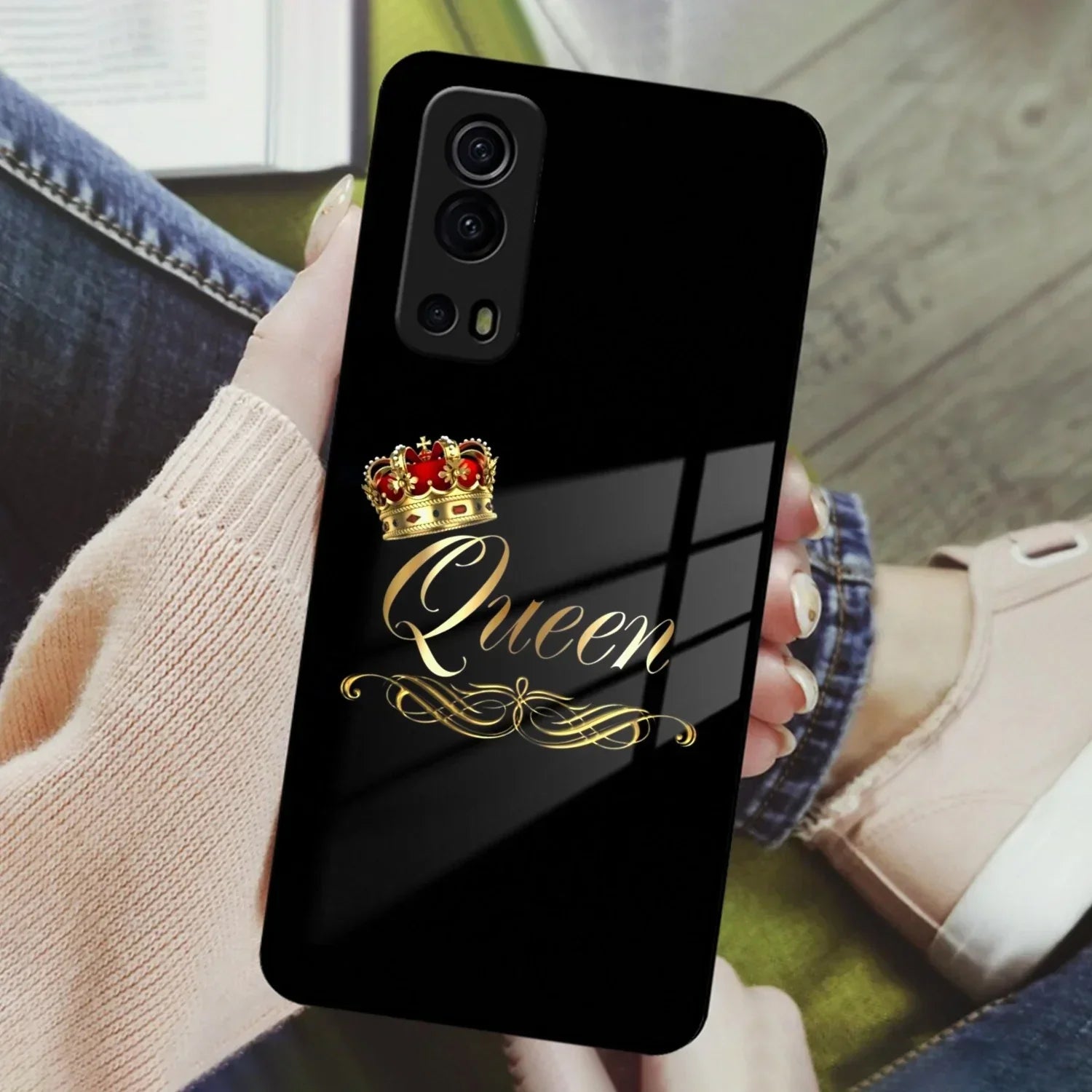 Cute Queen With Crown Glass Case For Vivo - ShopOnCliQ